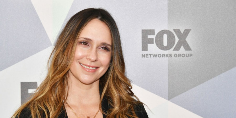Jennifer Love Hewitt Now 2023: Age, Birthday, Net Worth, New Movie Project, Recent Music, & More Details About Singer-Actress