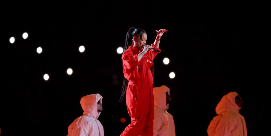 Rihanna Gushes About Upcoming Oscars Performance, Starts Counting Down: '1 Week!'