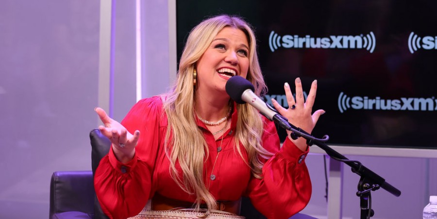 Kelly Clarkson Named As The 'Thanos' of Music Covers
