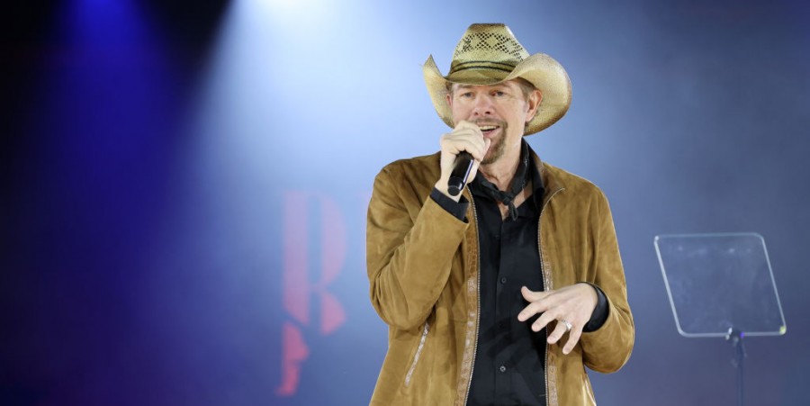 Toby Keith Health Update: Country Singer's Stomach Cancer Won't Stop Him From Touring