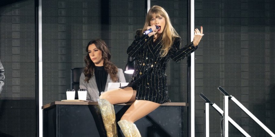 Taylor Swift Fans Become Obsessed With Spotify Rankings: They Want Singer to Beat The Weeknd, Olivia Rodrigo