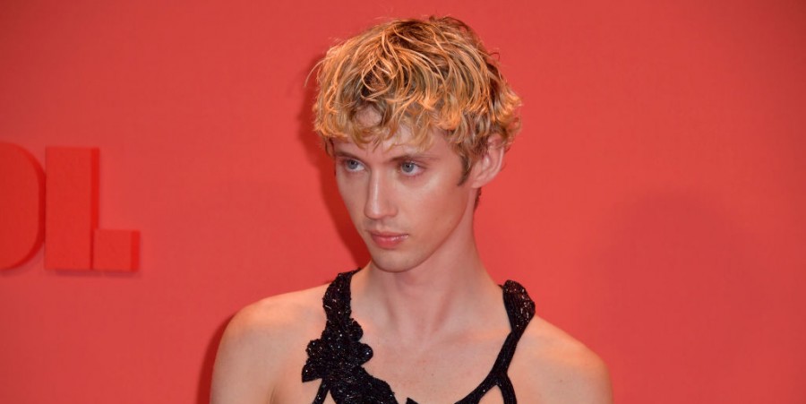 Troye Sivan Unleashes Bare Body With Tracklist For New Album 'Something to Give Each Other' [DETAILS]