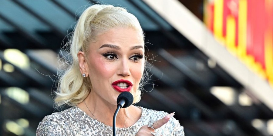 Gwen Stefani Attracts Negative Comments After Wearing 'Laughable' Outfit on 'The Voice'