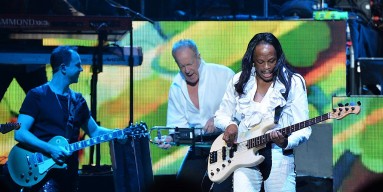 https://www.gettyimages.com/detail/news-photo/james-pankow-and-verdine-white-perform-during-the-heart-and-news-photo/522404808?adppopup=true