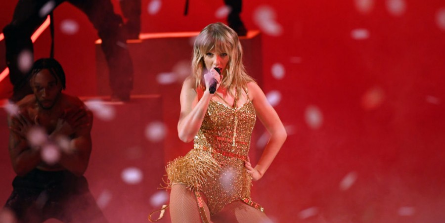 It's Giving Season: Taylor Swift Gifts Gillette Stadium Staff $100 Tips During Travis Kelce's NFL Game
