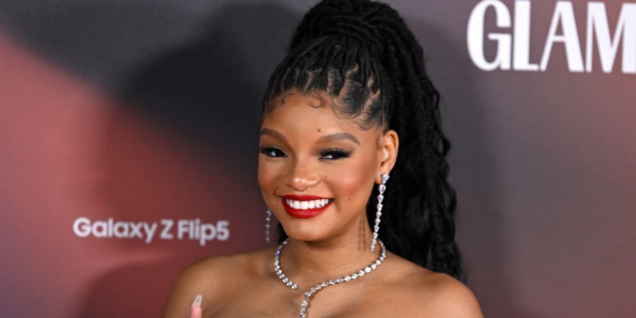 Halle Bailey Criticized For Showing Off 'Flat' Stomach Amid Pregnancy Rumors: 'They Wanna Gaslight Us'