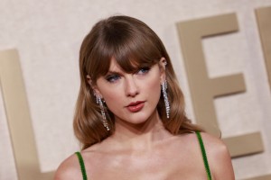 Taylor Swift Continues Teasing 'Reputation (Taylor's Version)' By Wearing THIS: 'It's So Rep Coded!'