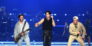 Jonas Brothers 'The Tour' in Manila: WATCH Joe, Nick, Kevin Hop on a Jeepney