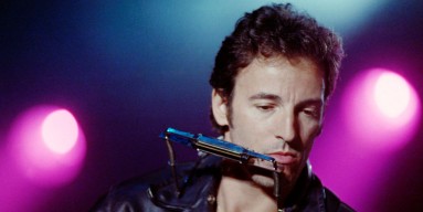  Bruce Springsteen performs on June 18, 1988 in "SOS racism" concert at the Hippodrome de Vincennes in Paris.