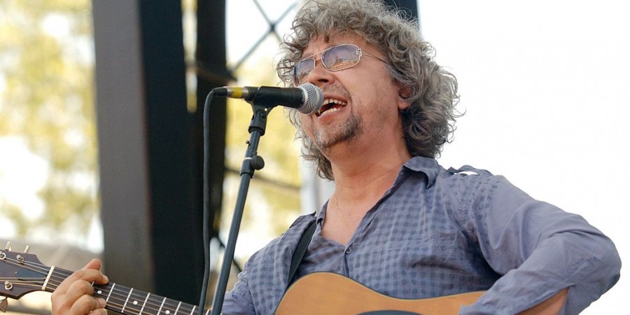 Karl Wallinger of World Party performs during the first day of the 2006 Bonnaroo Music & Arts Festival on June 16, 2006 in Manchester, Tennessee. The three-day music festival features a variety of musical acts, arts and comedians.