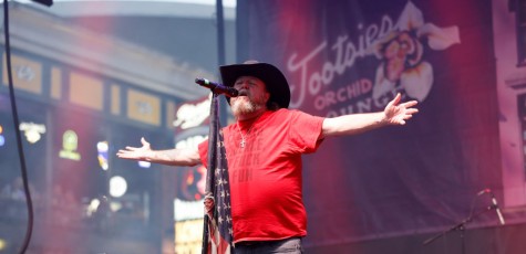 Colt Ford Sends Fans Video Message After Heart Attack: 'This Old
Country Boy Will Get Back'