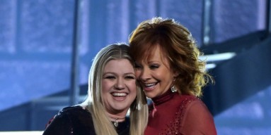 Kelly Clarkson Covers Reba McEntire's Song on Kellyoke